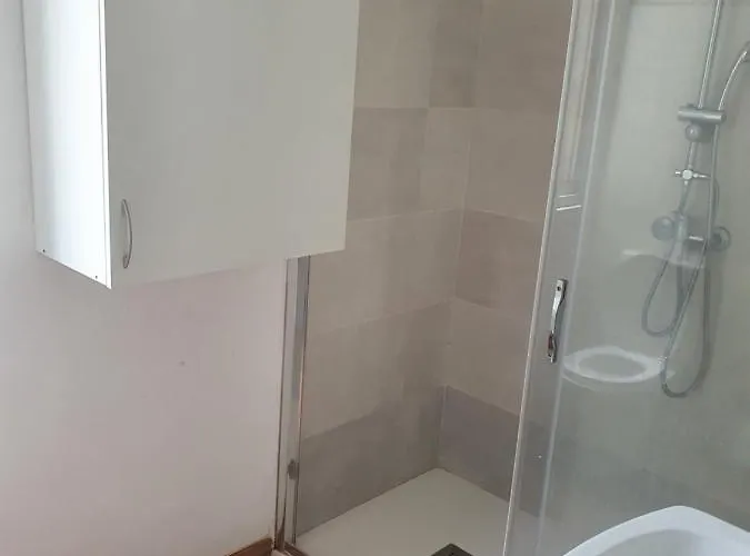 Sencilla Con Balcon * Vigo